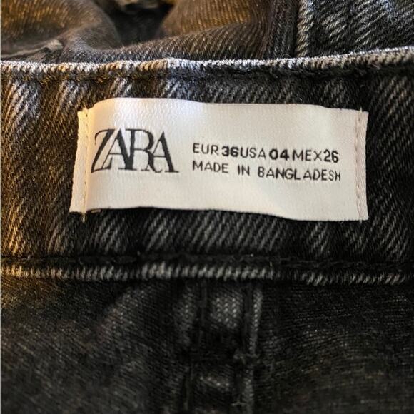 Zara Button Fly Shorts Women's Size 4 Black Distressed Faded Denim Jean - Picture 7 of 8